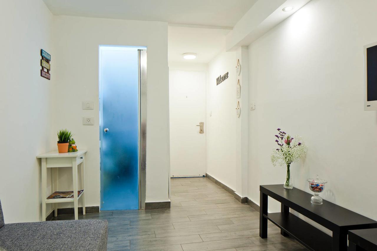 Stunning Studio By The Beach Tel Aviv Bagian luar foto